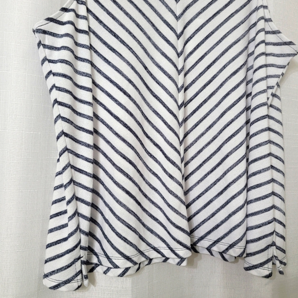 NWT Gap Navy And White Striped Sleeveless Tank Top XXL - Picture 4 of 7